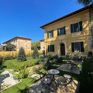 Natalina , Pisa Italia